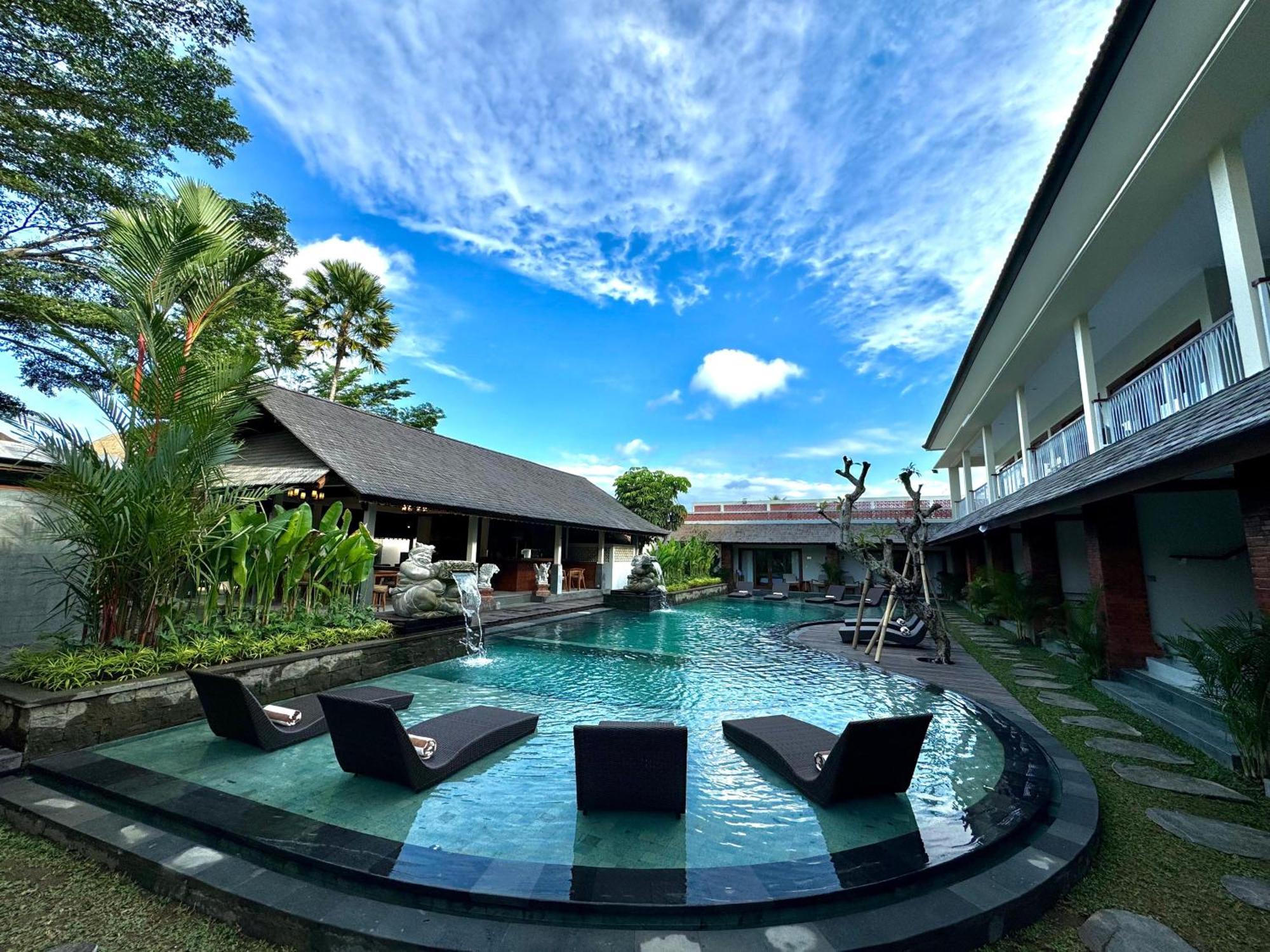 Puri Andong 3*